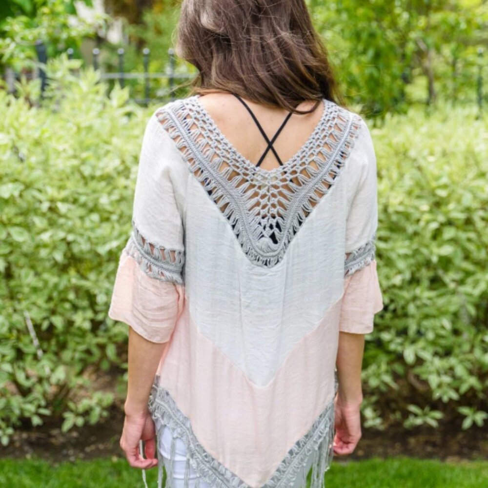 143 Story Get me Started Poncho Top Medium Colorblock Sheer Fringe Crochet